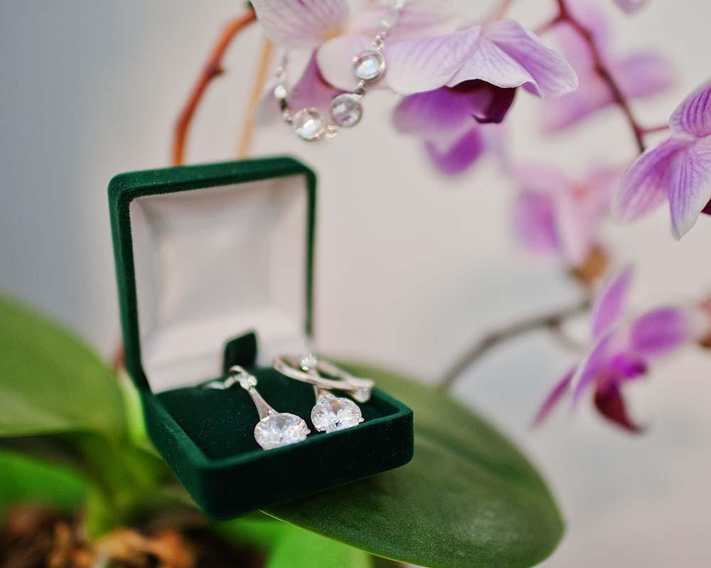Find the Best Sellers Collection of Diamonds Jewelry - New World Diamonds - fine jewelry, engagement rings and great gifts