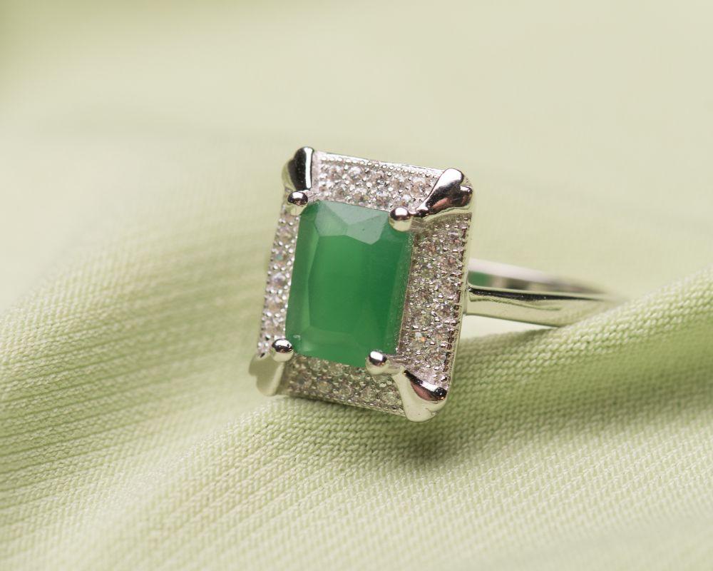 Peridot, Spinel, and Sardonyx are the Three August Birthstones - New World Diamonds - fine jewelry, engagement rings and great gifts