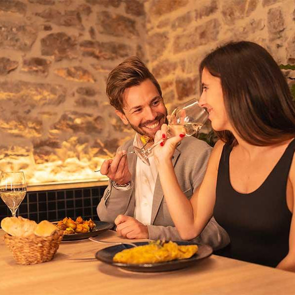 Should I Propose Before or After Dinner? - New World Diamonds - fine jewelry, engagement rings and great gifts