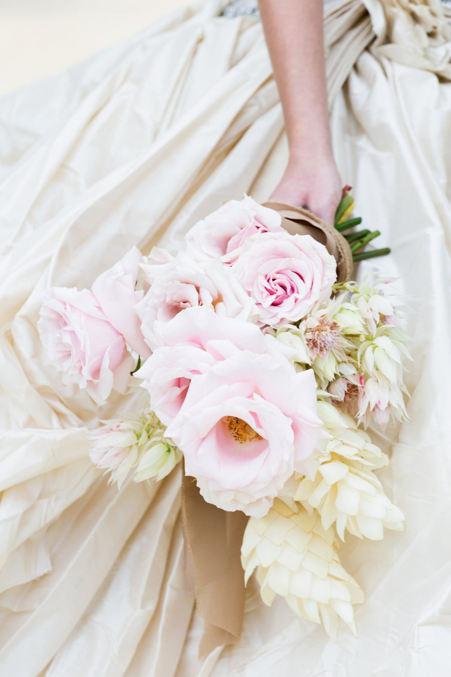 bridal-bouquet-pink-roses - New World Diamonds